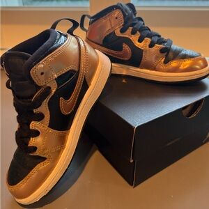 Nike Jordan 1 Mid SE Kids Size 11c